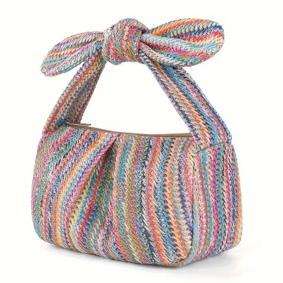 Handbags - New mini straw handbag.  Cutest purse for the perfect summer outfit.
